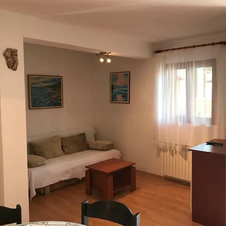 Pulic Apartment *