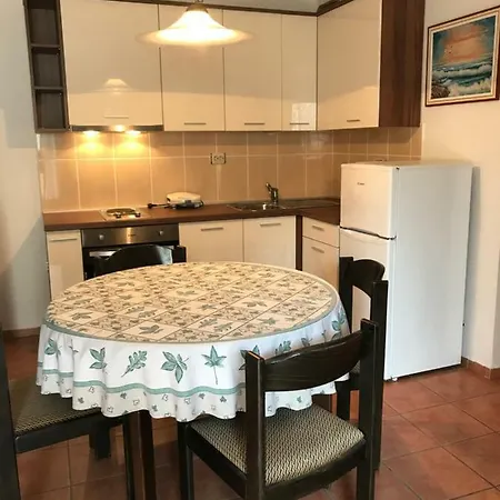 Pulic Apartment *
